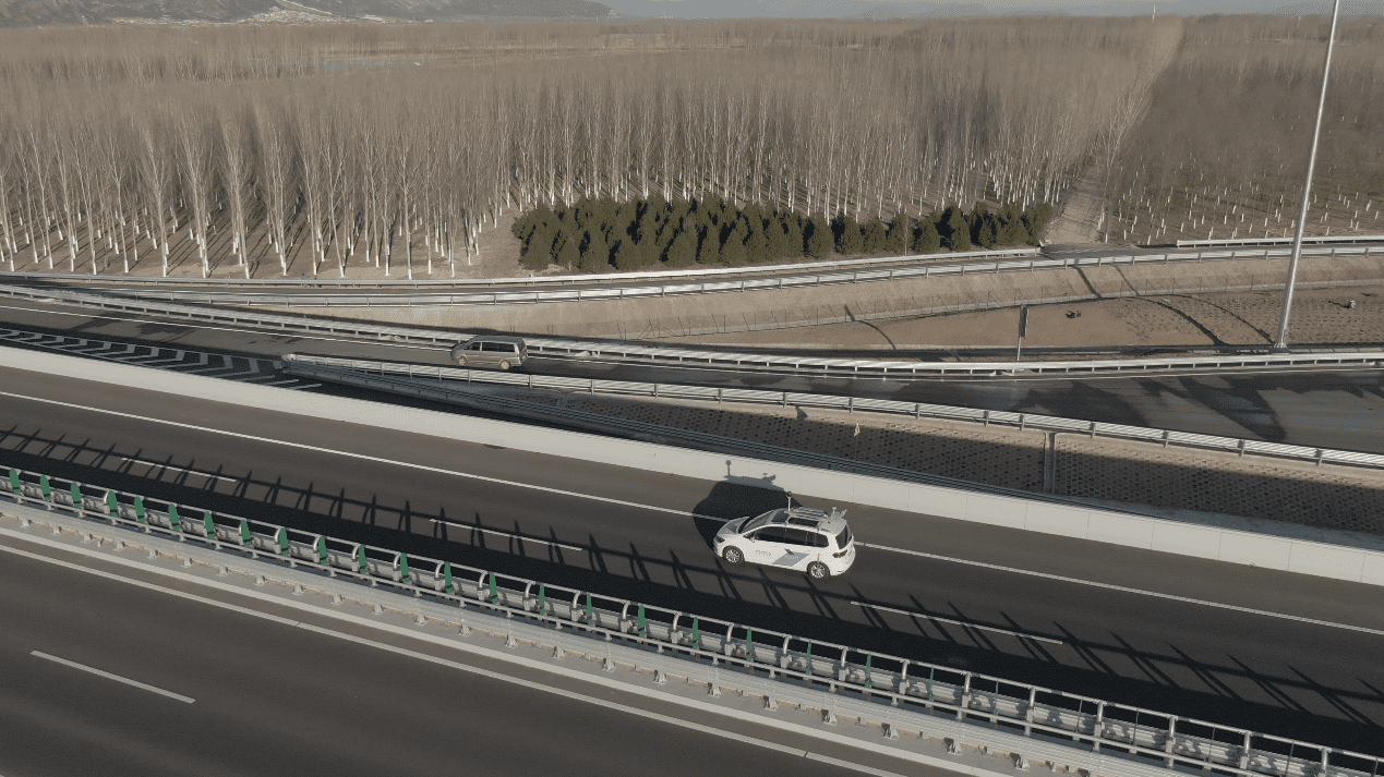 拉斯维加斯9888助力高速公路无人驾驶队列测试